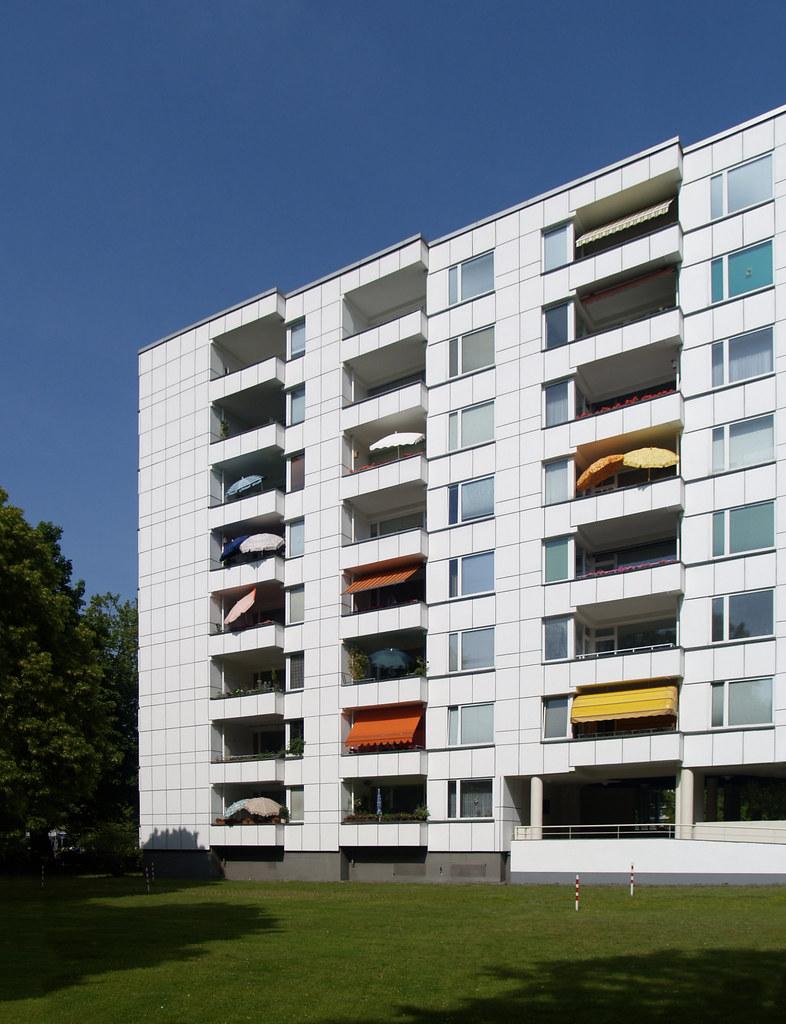 Berlin Small Businesses Struggle With Rising Costs and Supply Disruptions