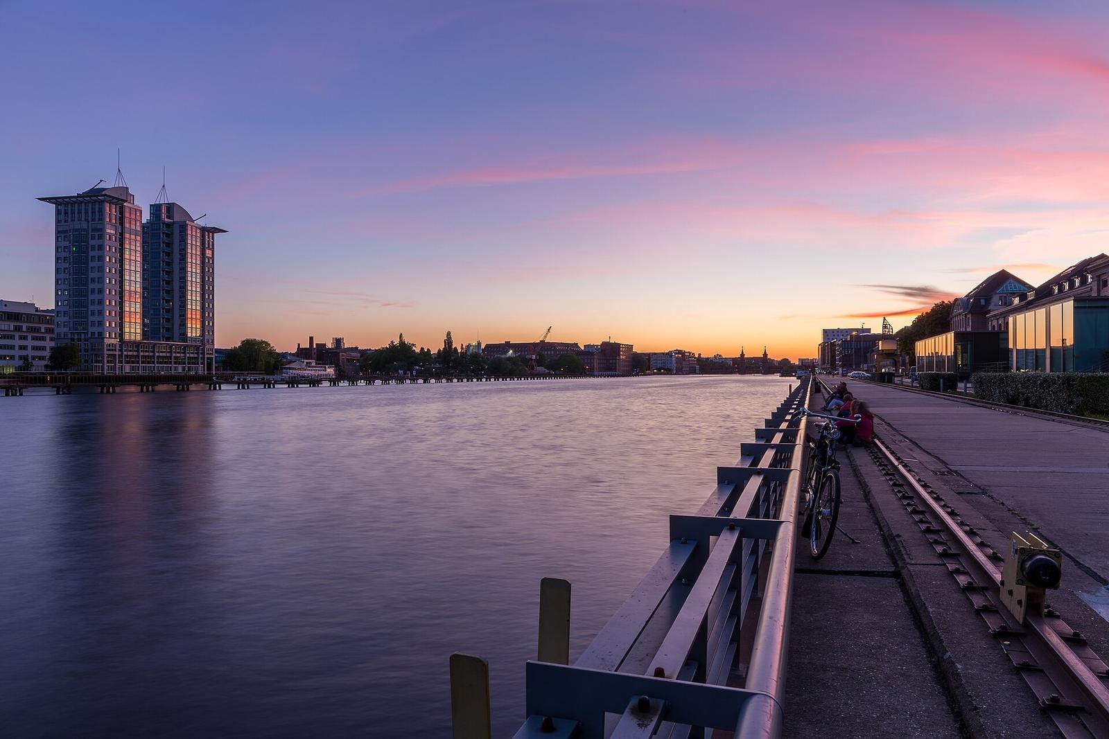 Sonnenuntergang an der Spree, Berlin, 1705252134, ako