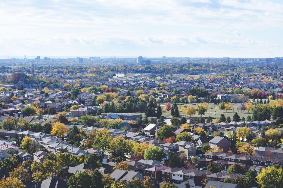 Berlin Reaches Full 5G Coverage Two Years Early, Targets Universal Fiber by 2028