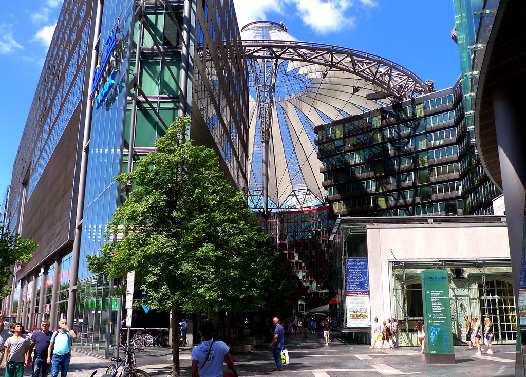 Key July Networking Events for Berlin's Business Community: What Consumers and Residents Should Know
