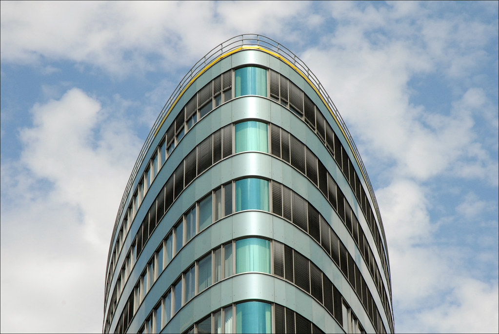 DAX Faces Sharp Drop as Retirement Investors Eye New Opportunities