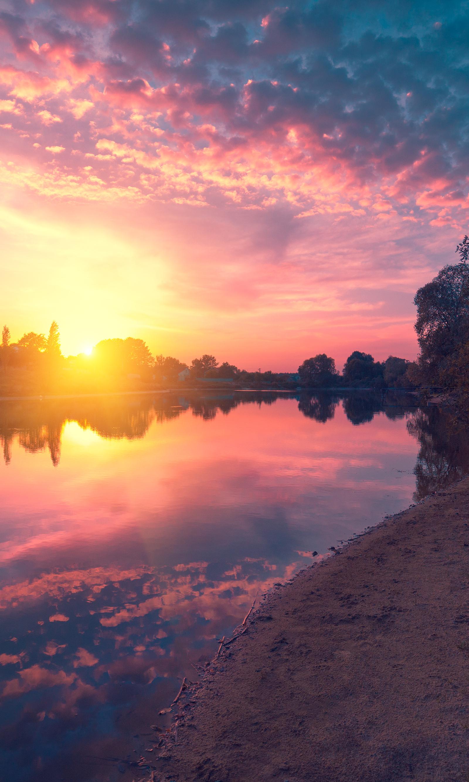 Early Risers Flock to Berlin's 5 Best Parks for Dawn Yoga