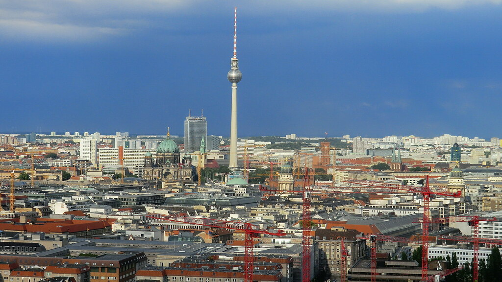 Berlin’s New Environmental Regulations Set to Impact Residents' Energy and Waste Costs